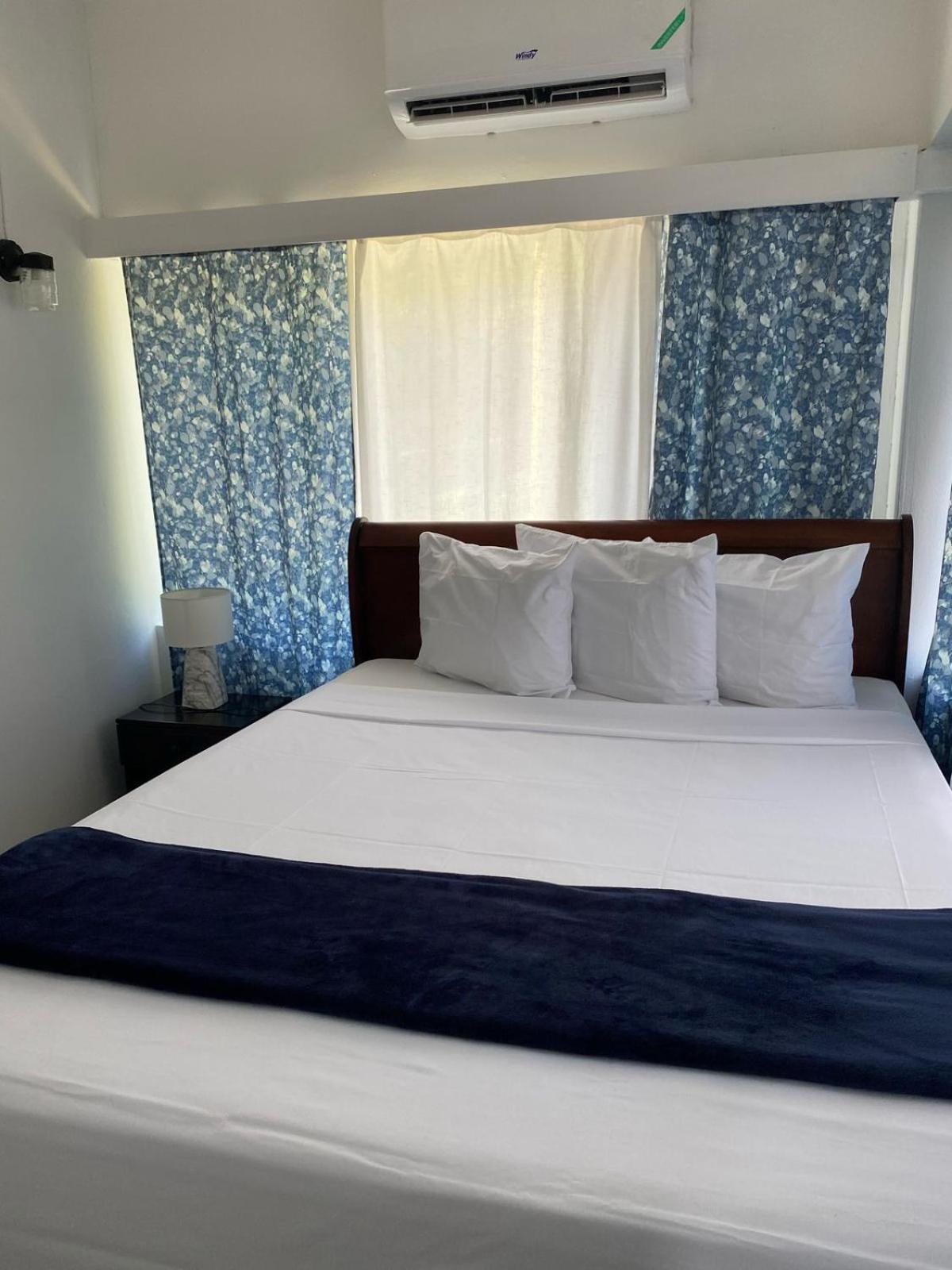 Pineapple Court Hotel Ocho Rios Kültér fotó